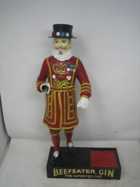 Vintage BEEFEATER GIN 17" Hand Painted Bar Display Statue Figurine Man Cave vtg