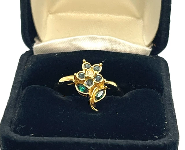Vtg Estate AVON Cocktail Flower Ring Emerald Green Clear Rhinestones GT Sz 9 3/4 Vtg Estate AVON Cocktail Flower Ring Emerald Green Clear Rhinestones GT Sz 9 3/4