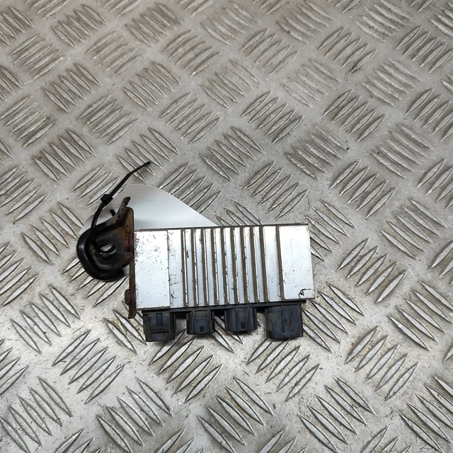 TOYOTA HILUX MK7 Glow Plug Plug Relay 2855130010 1327000010 3.00