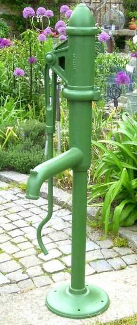 Alte Garten Schwengelpumpe   (4)