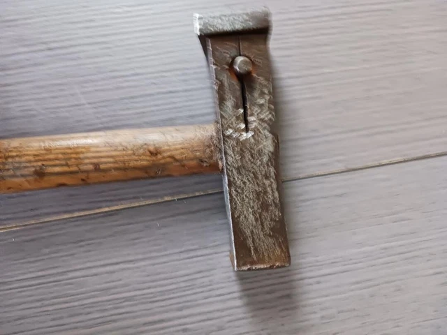 OUTIL ANCIEN, N° 8 marteau, forgeron, dinandier, ferblantier, acier