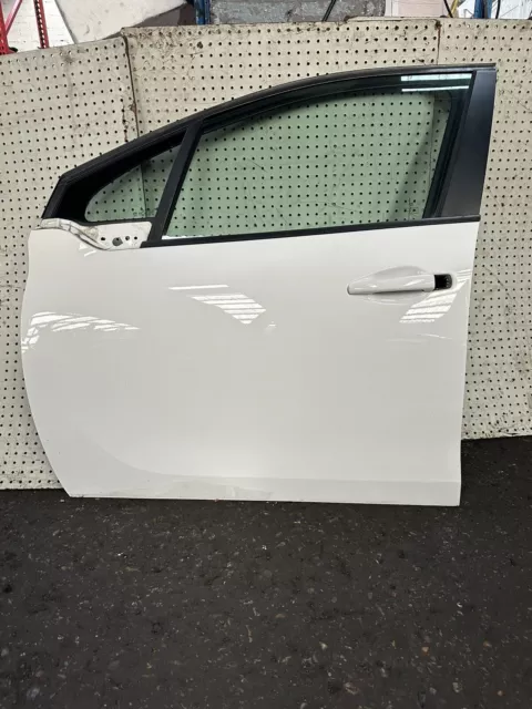 Peugeot 208 Passenger Side Front Door Complete In White Ewp 2012-2019