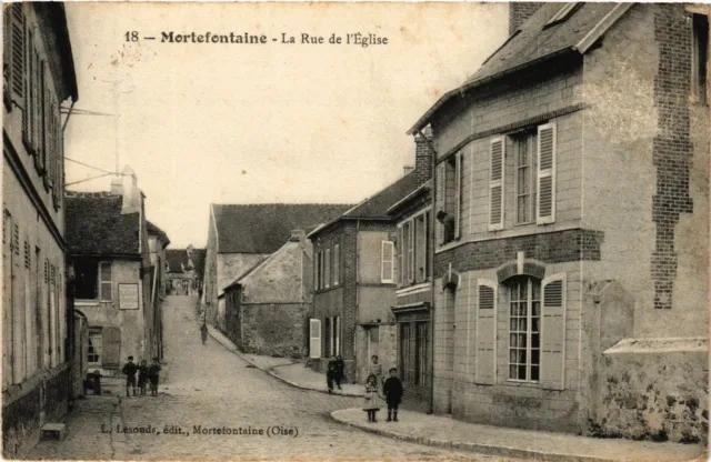CPA MONTDIDIER - La Rue de l'Église (259749)