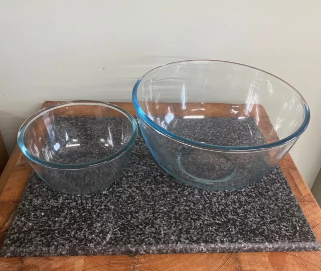 2 x Vintage Pyrex  Clear glass Mixing Bowls