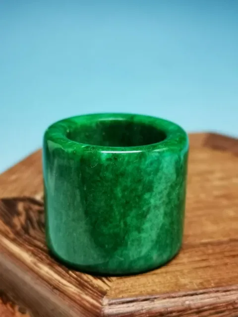 Workmanship Chinese Green Jade Hand Carved Thumb Ring F10