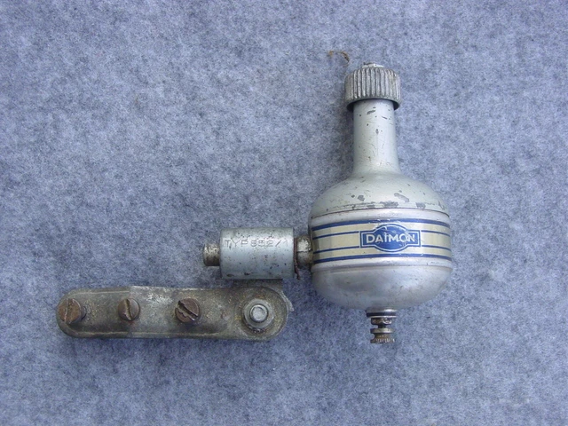 SUPPORT DYNAMO VELO VTT AVANT ARRIERE FEU LAMPE VINTAGE COUDE