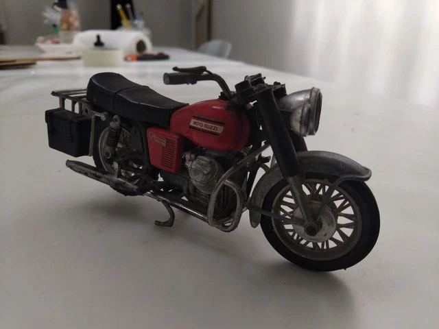 Moto Suzuki GT 750 Polistil 1/15 - Collection