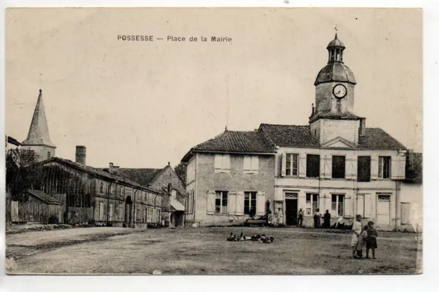 POSSESSE - Marne - CPA 51 - La place de la Mairie