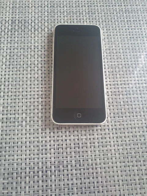 Iphone 5c, 8go, couleur blanc, réinitialisé et débloqué icloud.