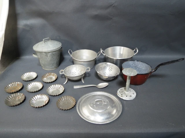 Lot de Dînette Ancienne - Collection