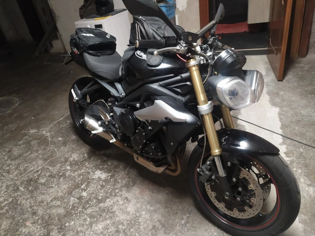 Moto Triumph Street Triple 675 Abs