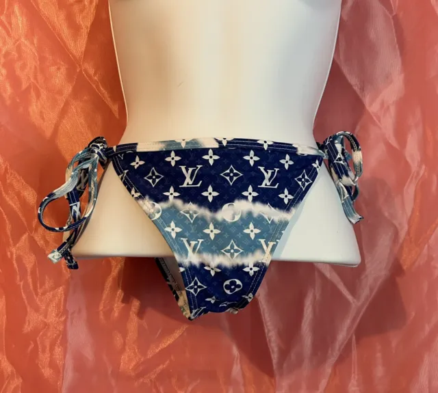 Louis Vuitton Monogram Flower Tile Bikini Top Blue. Size 38
