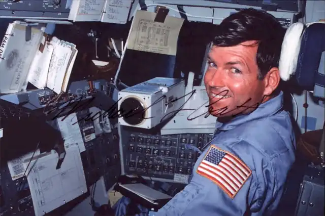 Michael Coats Signed 4x6 Photo NASA Space Shuttle Astronaut Pilot Engineer Auto