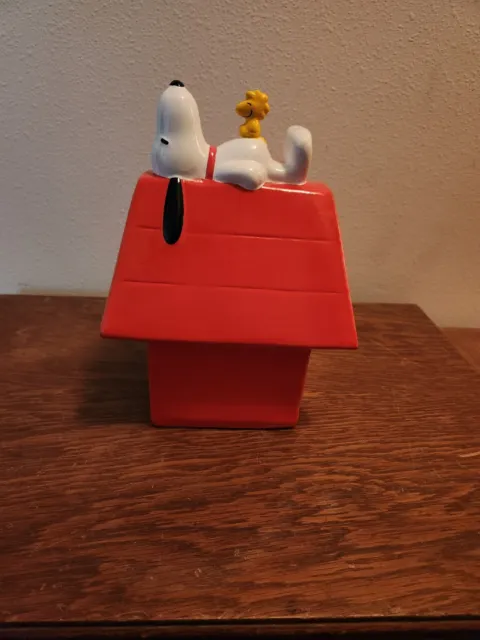 SNOOPY DOG HOUSE Ceramic BANK Woodstock PEANUTS - Over 8" High -