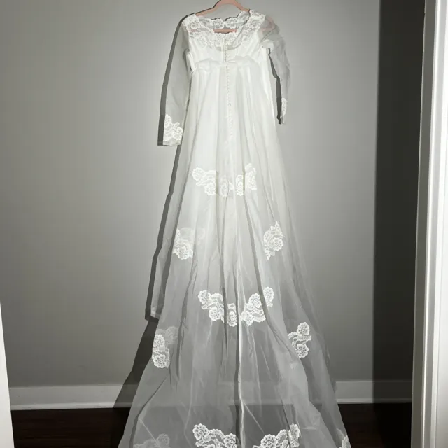 Vintage 1960s White Mod Cottagecore Wedding Dress Watteau Train Gown Lace Medium