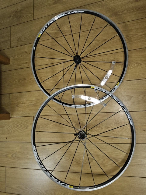 Paire De Roues Vélo De Route BUCKLOS 700C - Aluminium, Frein à Jante, Compatible Shimano HG 8-10S