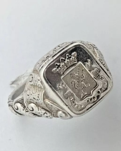 Bague Chevalière Homme Royale héraldique ciselée en argent 925/°°°