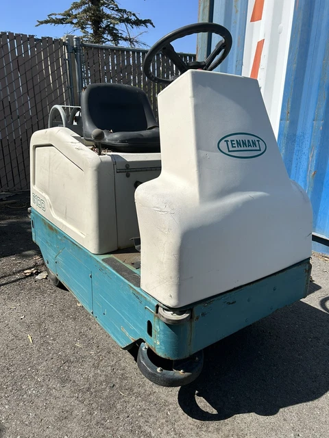 Tennant 6100-2991 Floor Scrubber (For Parts Or Repair)