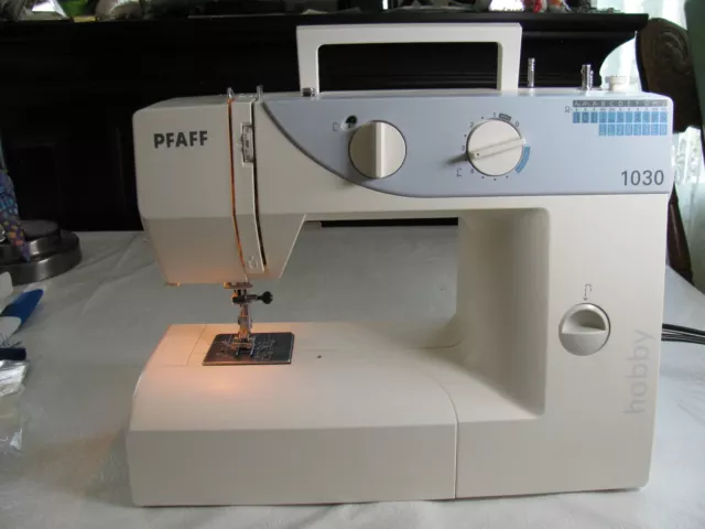 PFAFF Hobby 1030 Sewing Machine German Design With Vinyl Cover -Works Great PFAFF Hobby 1030 Sewing Machine German Design With Vinyl Cover -Works Great