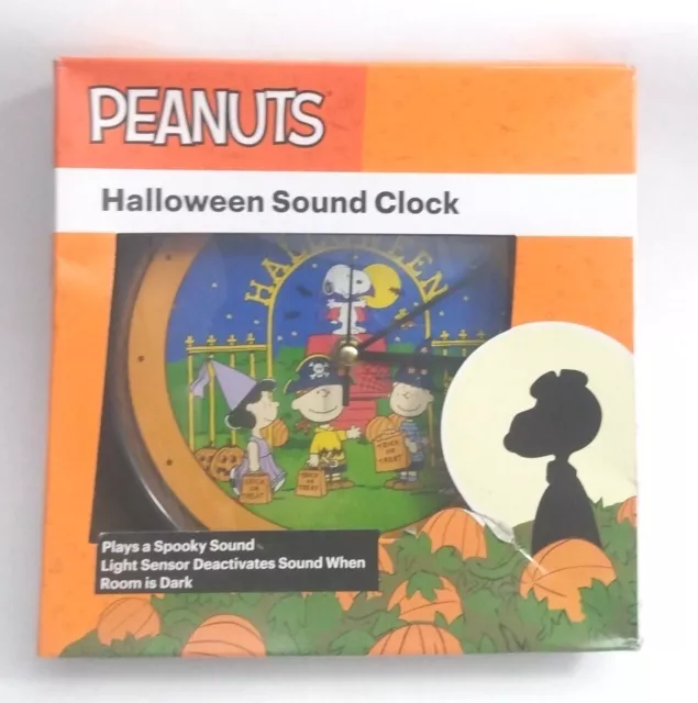 Peanuts Charlie Brown Halloween Sound Clock New in box. Lucy, Linus Sally Works!