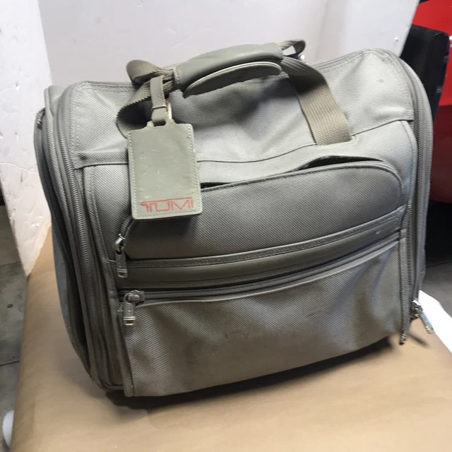 Tumi Rolling Carry-On Wheeled Travel Duffel Bag Tote W/ Wheels 22051S4 Nice!