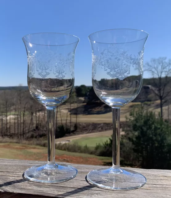 Set Of 2 Vintage Glass Crystal Wine Water Goblet Wreath Etched Design 7.75" Tall