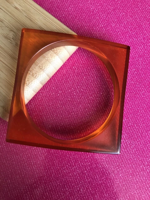 Bracelet Vintage En Plastique - Couleur Ivoire (Ancien, Années 70/80)