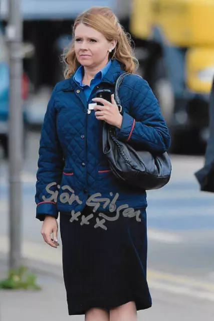 Sian Gibson Actress Peter Kays Car Share Signed 7.5 x 5 Photograph 1 *With COA*