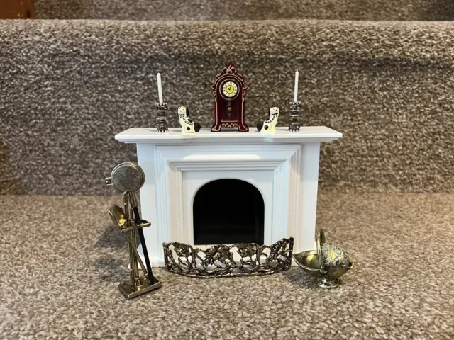 DOLLS HOUSE 1/12 SCALe  WHITE FURNITURE FIREPLACE With Accessories