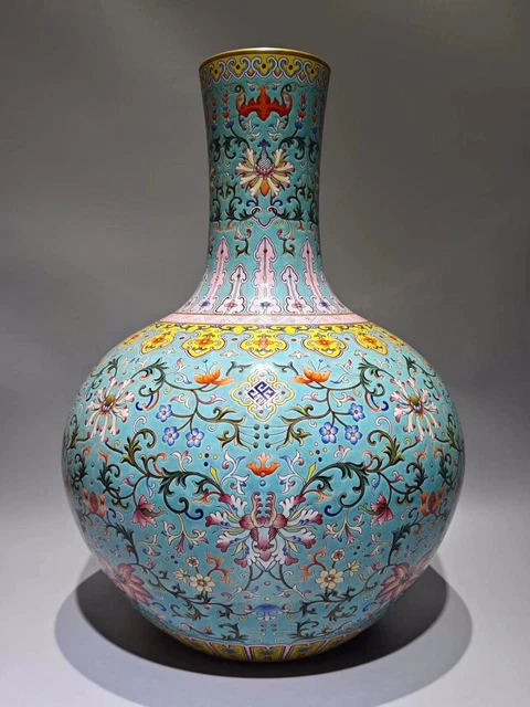 Beautiful China Freehand Sketching Qing Famille Rose Porcelain Flowers Vase