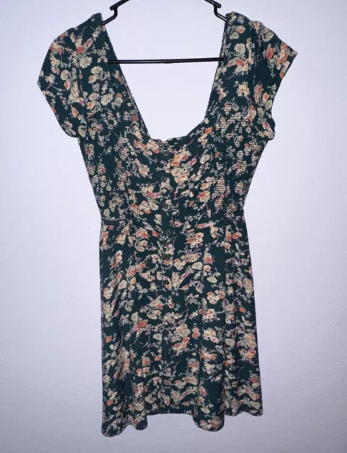 Kimchi Blue Size Medium Sun Dress Green floral dress Fit And Flare