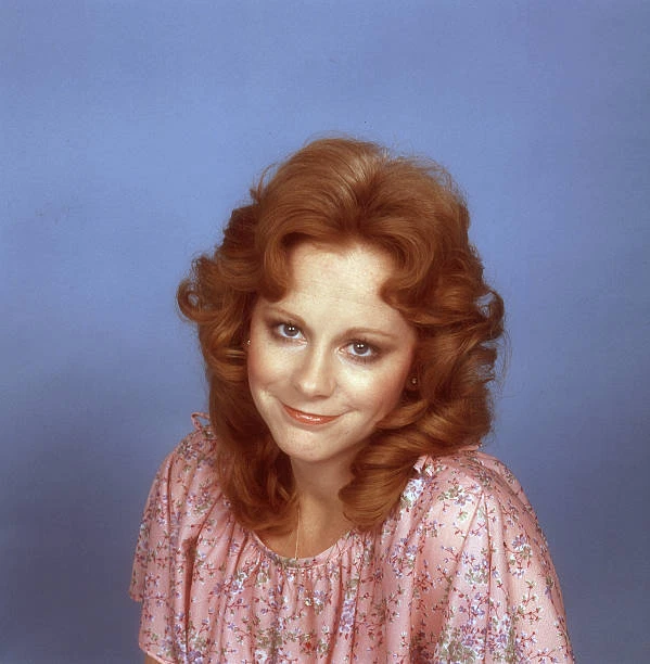 COUNTRY SINGER REBA Mcentire Poses In Nashville Tennessee 1976 Old