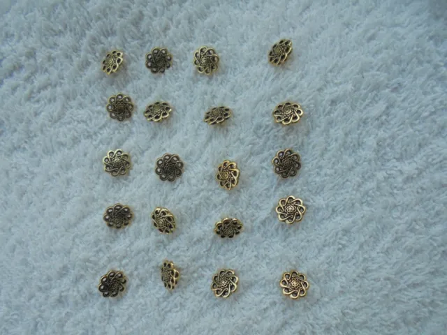 lot de20 boutons métal doré noirçi ajouré pour petite poupée ancienne et moderne