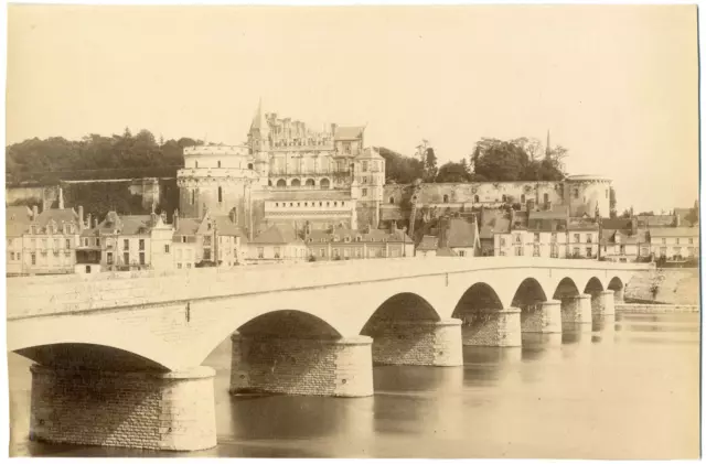 France, Amboise, vue sur le château et le pont de la Loire  vintage albumen prin