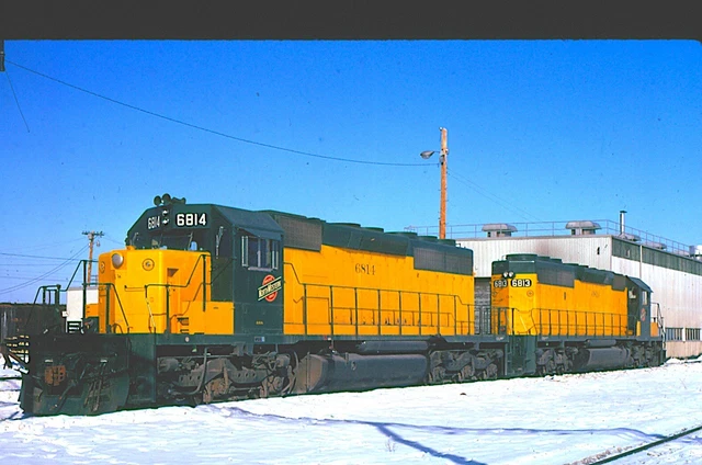 C&NW 6814 SD40-2, Milwaukee, WI, 02/74; Kodachrome Original