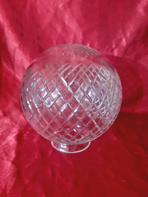 Gros Globe De Lampe à Pétrole Tulipe En Verre Gravure Raisin Vintage