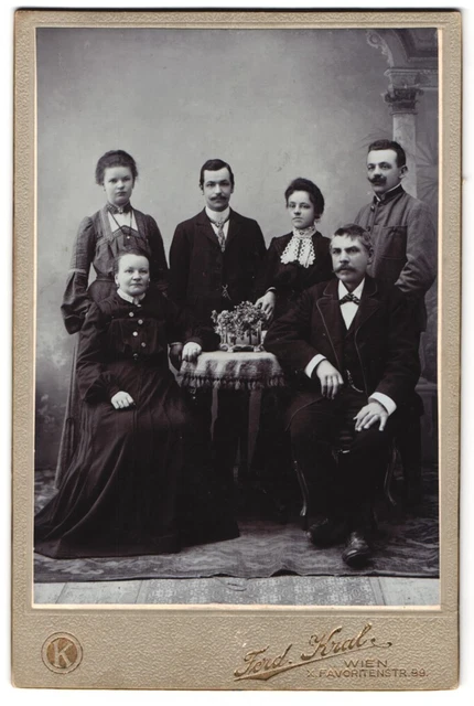 Fotografie Ferdinand Kral, Wien, Favoritenstraße 99, Familienportrait Vater, Mu
