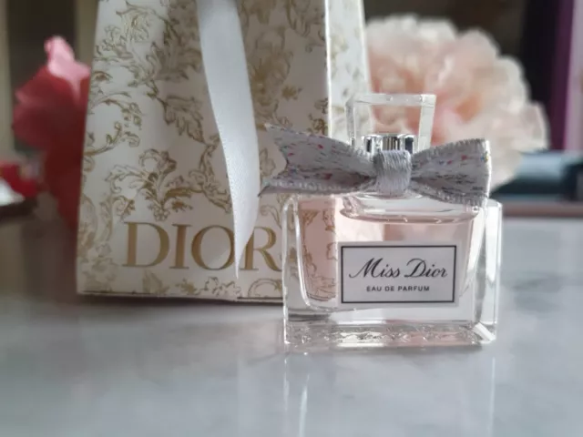 Dior 🌺 Duftminiatur Miss Dior Eau De Parfum 5ml Neu Mit Geschenkverpackung