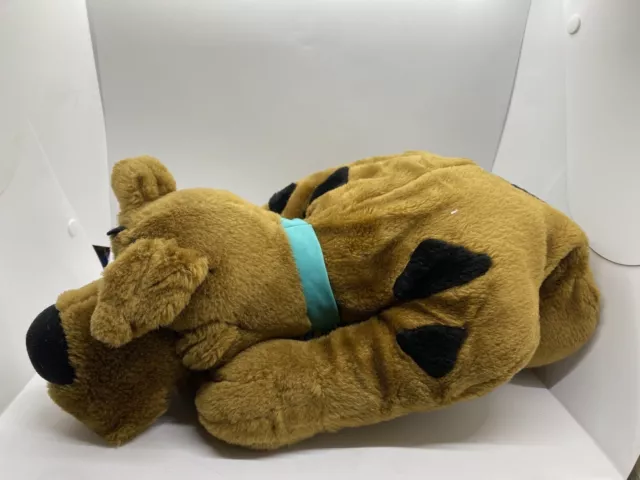 Scooby-Doo Warner Bros Hug Me Talking Soft Plush Toy Teddy Vintage 26 Lying Down