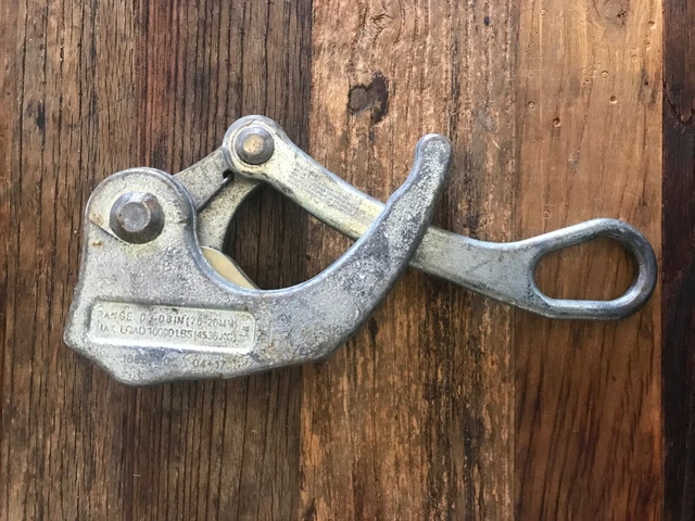 Klein 1685-50C Parallel Jaw Grip for Coated Guy Strand
