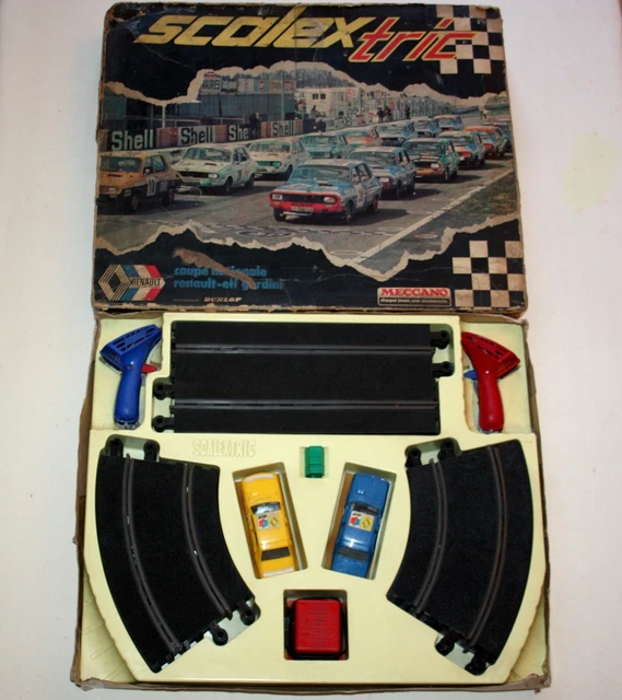Scalextric A10079S300 Lotus Renault R31 #10 F1 2011 V.Petrov