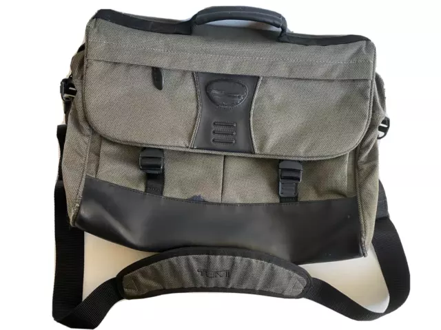 https://www.picclickimg.com/7j4AAOSwfW9iuh4r/Tumi-Travel-Bag-Ballistic-Nylon-Green-Attache-Briefcase.webp