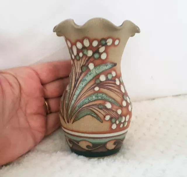 Pretty Shelf Pottery Studio Handmade Art Vase 5.5" Green & White Floral Design