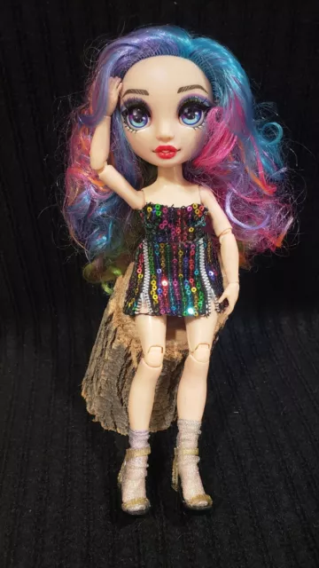 RAINBOW HIGH AMAYA Raine Rainbow Hair Fashion Doll EUR 16,49 - PicClick DE