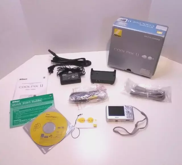 Nikon - Coolpix S1 - 5.1MP Digital Camera - Tested - Original Box & Accessories