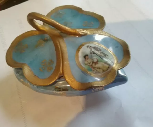 Antique  porcelain  trinket  box