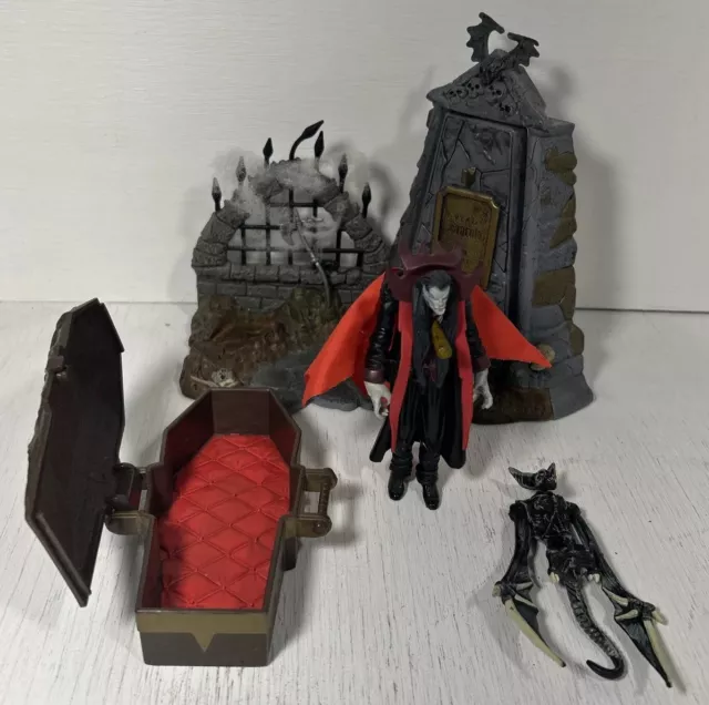 VTG Mcfarlane Monsters Vampire Dracula Figure Playset 1/18 Horror Diorama Grave