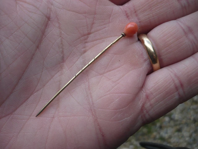 ÉPINGLE CRAVATE ANCIENNE argent massif vermeil et Corail rouge peau D