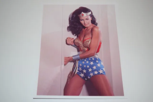 Lynda Carter Wonder Woman pinup 8x10 glossy photo Busty Sexy Cleavage tv 0916