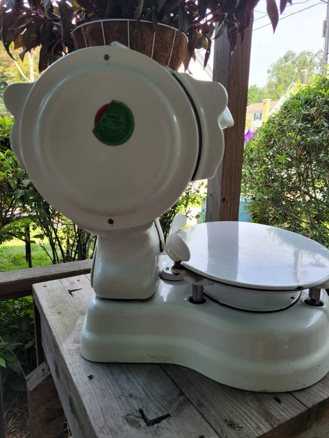 The Standard Computing Scale Co. Detroit, MI  Mich Grocery Meat Scale 9158 As-Is